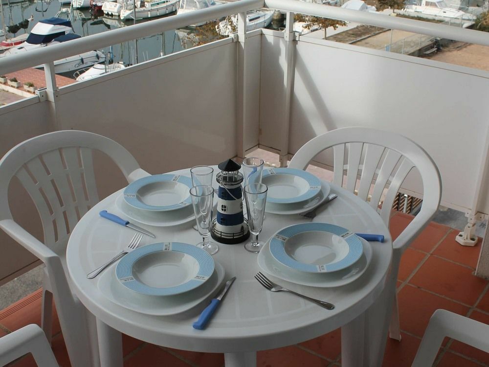 Port Canigo Apartments Росес Екстериор снимка